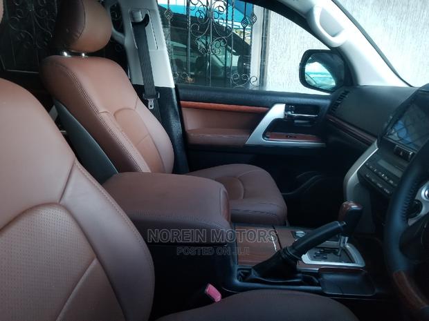 Toyota Land Cruiser 4.6 V8 AX G Selection 2015 Black - thumbnail 5