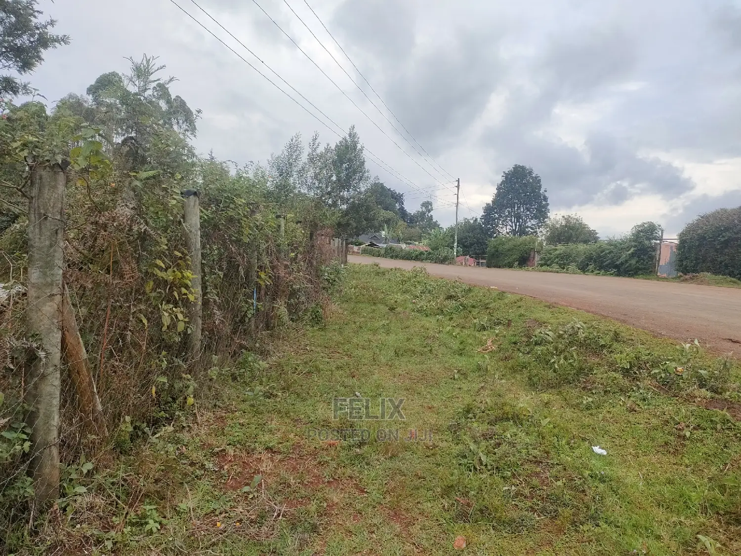 2 Acres Othaya/Witima Touching Tarmac.