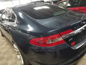 Jaguar XF 2015 Blue