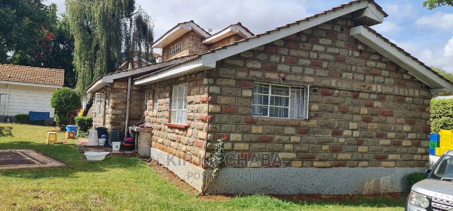 8bdrm Bungalow in Pioneer for sale