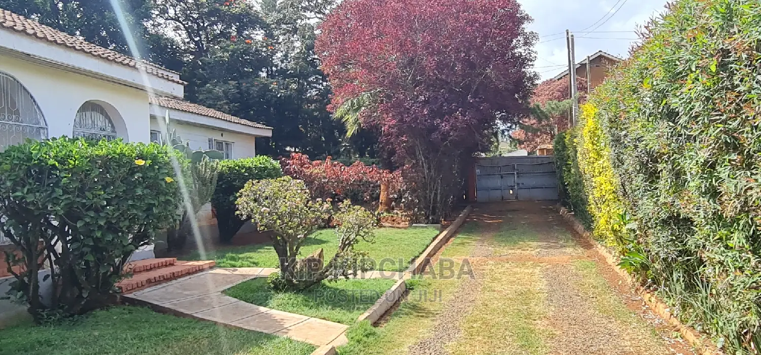 8bdrm Bungalow in Pioneer for sale