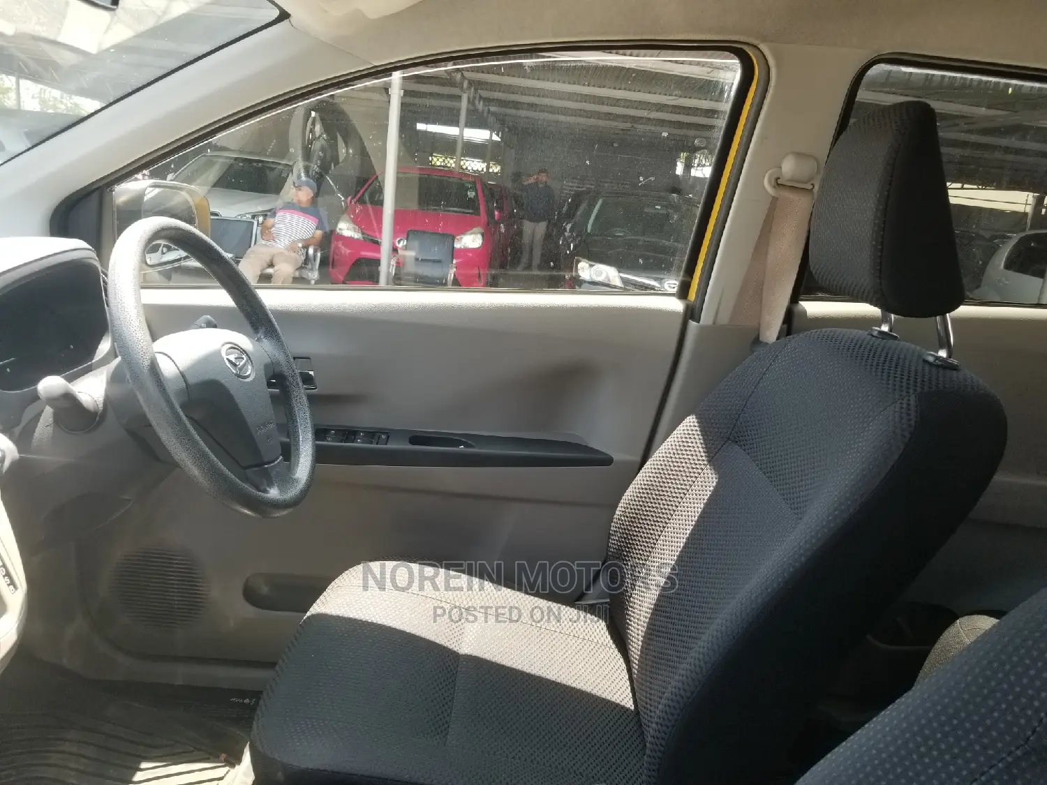 Daihatsu Mira 2015 Yellow