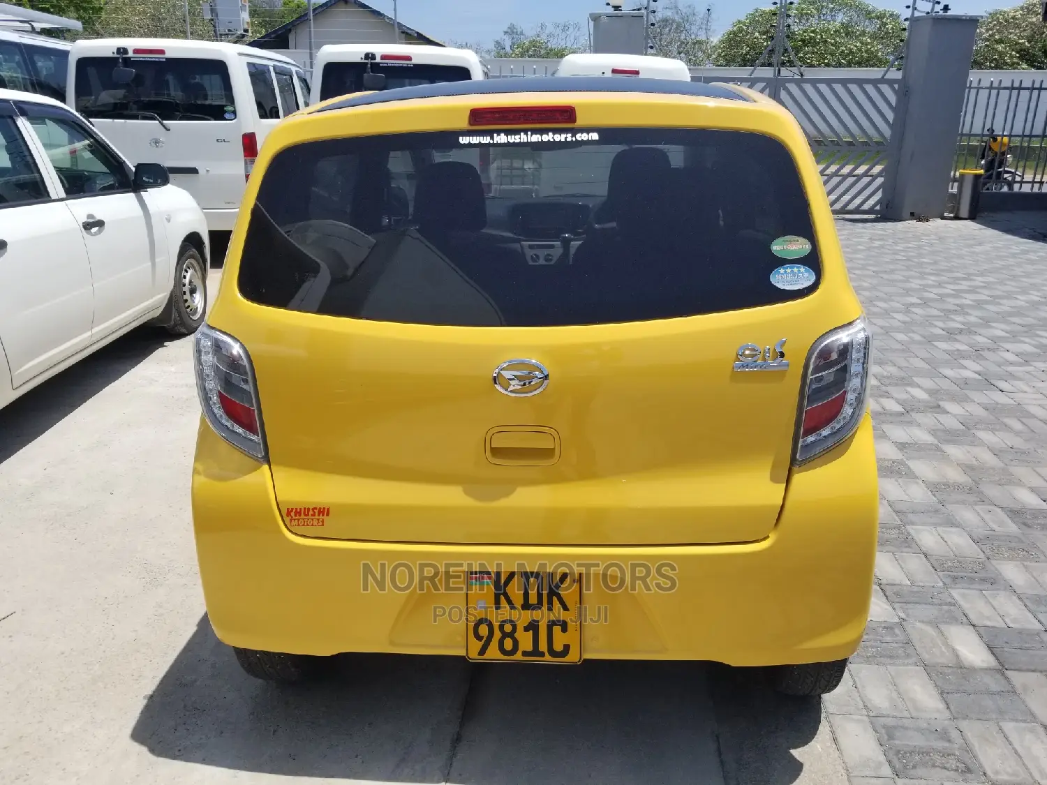 Daihatsu Mira 2015 Yellow