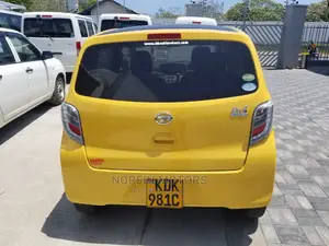 Daihatsu Mira 2015 Yellow