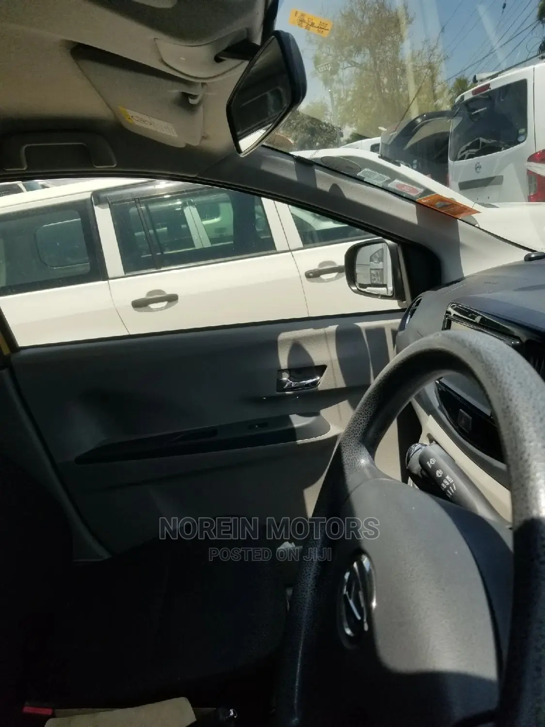 Daihatsu Mira 2015 Yellow