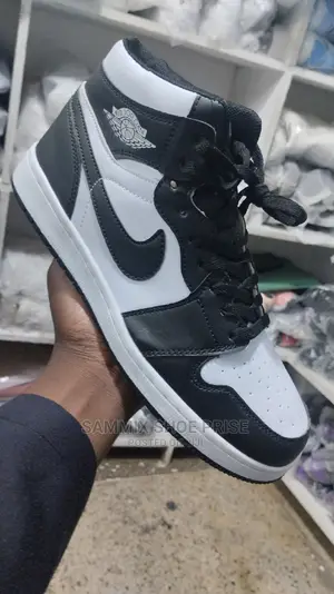 Jordan 1 Sneak 