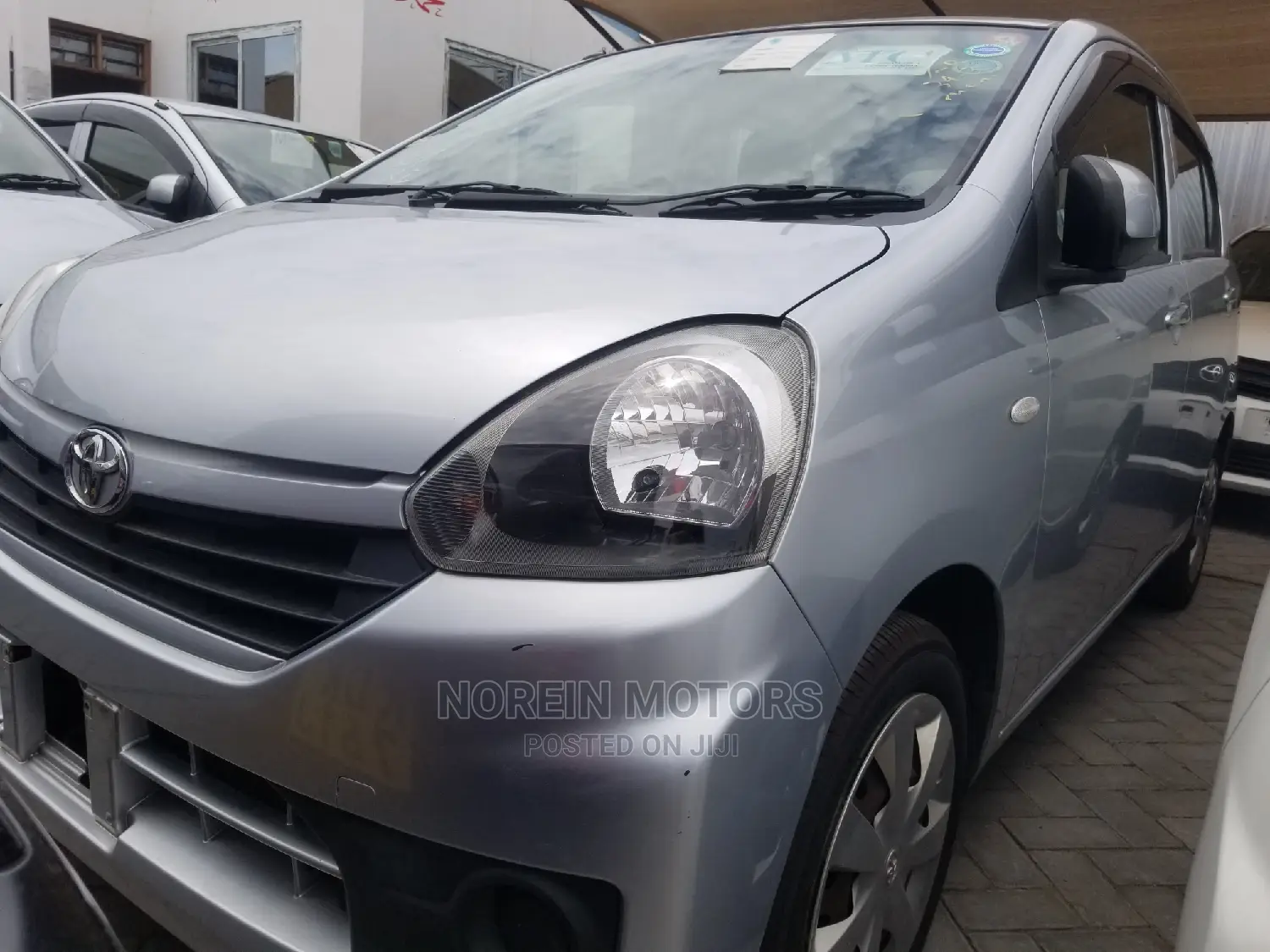Toyota Pixis Epoch 660 FWD 2015 Silver