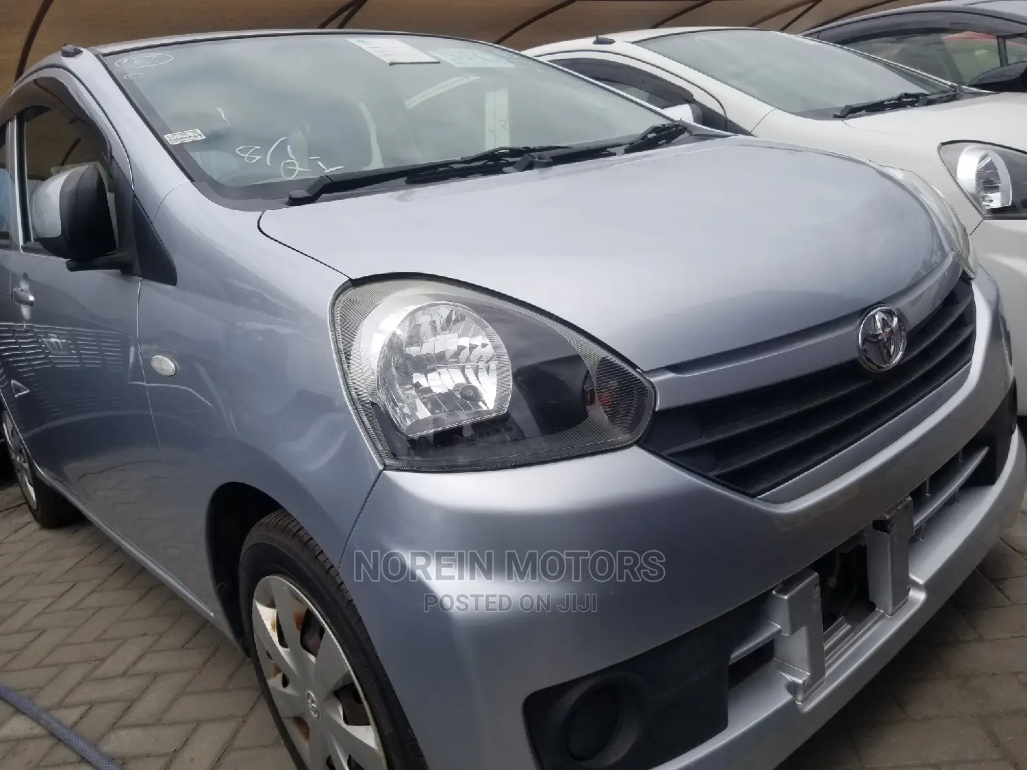 Toyota Pixis Epoch 660 FWD 2015 Silver