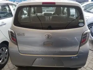 Toyota Pixis Epoch 660 FWD 2015 Silver