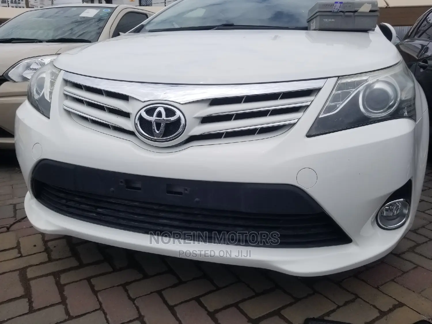Toyota Avensis 2015 White