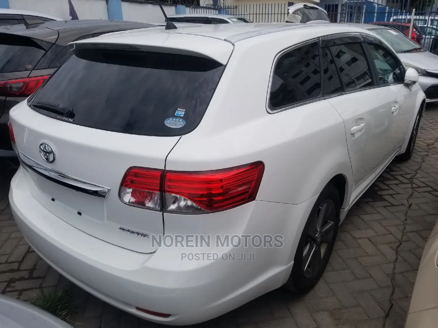 Toyota Avensis 2015 White