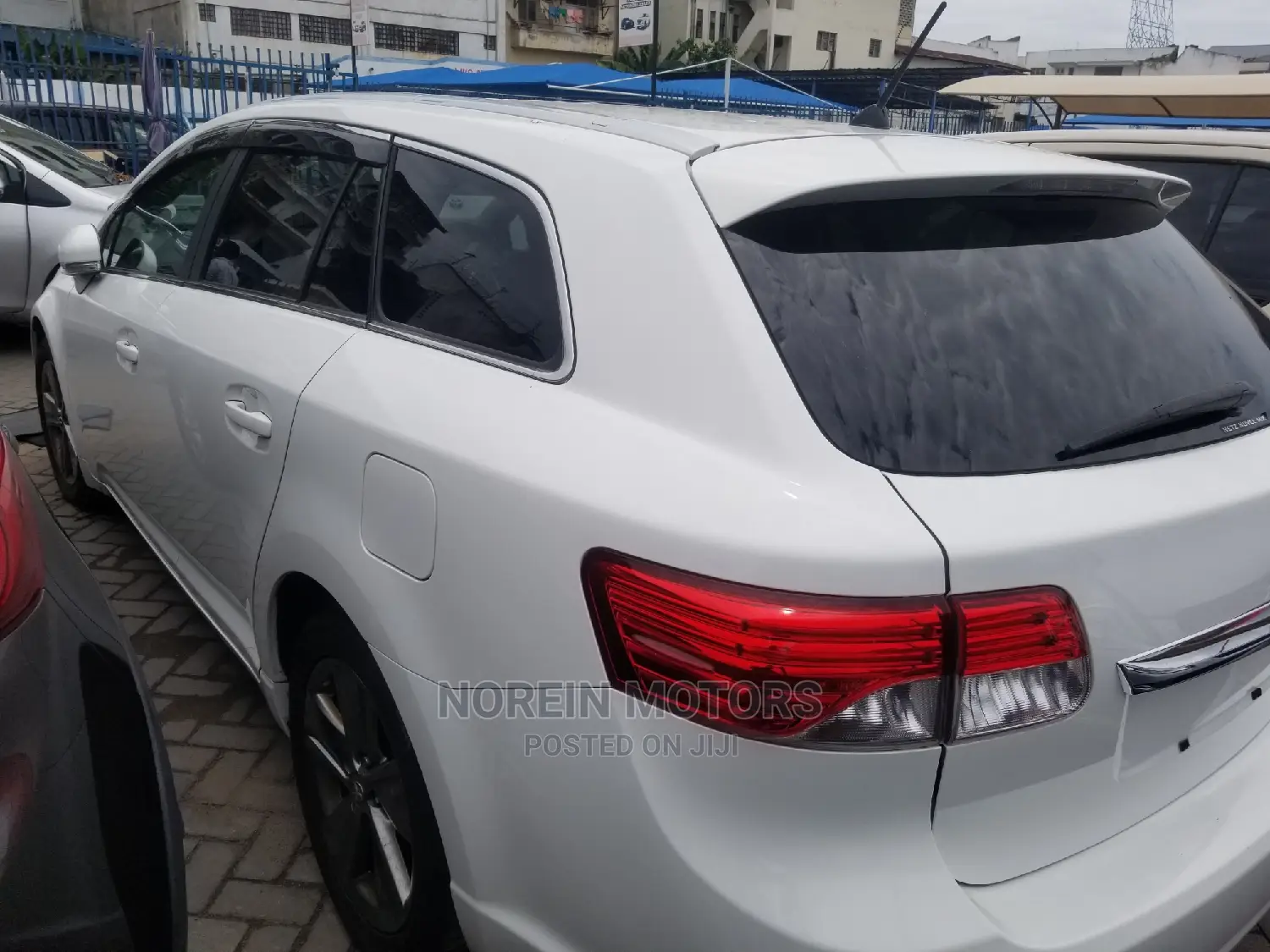 Toyota Avensis 2015 White
