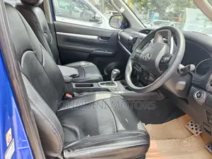 Toyota Hilux 2016 Blue