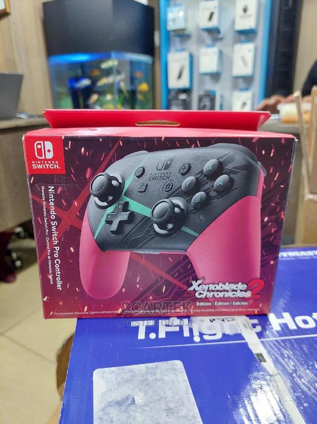 Nintendo Switch Pro Controller Xenoblade Chronicles 2 - main view