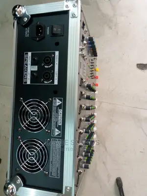 Powered Mixer 8channel -820