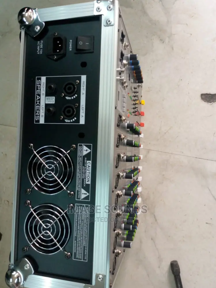 Powered Mixer 8channel -820