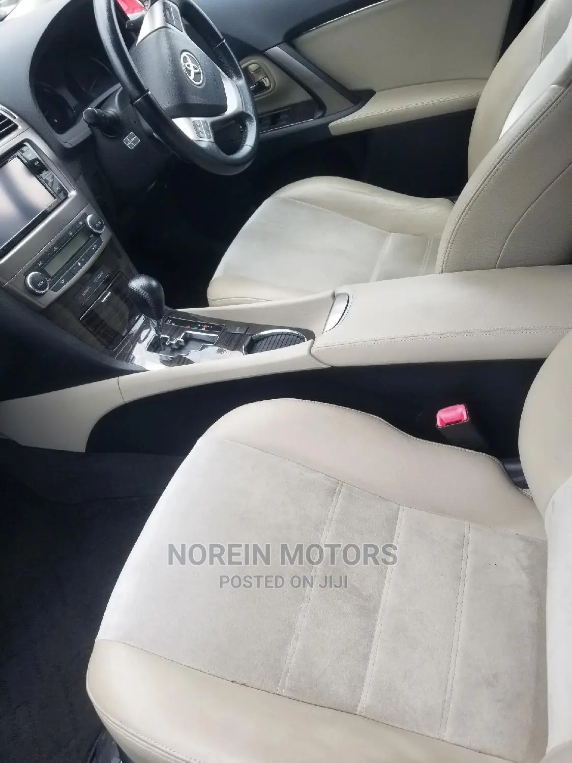 Toyota Avensis 2015 White