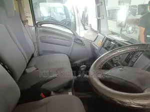Isuzu ELF Truck 2015 White