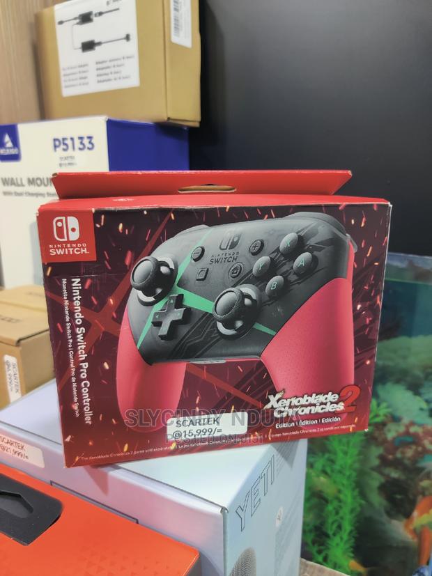Nintendo Switch Pro Controller Xenoblade Edition - main view