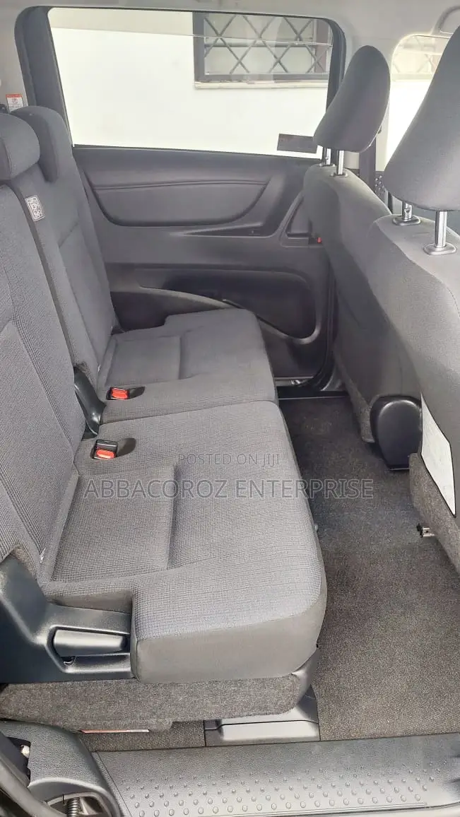 Toyota Sienta 1.5 FWD 2016 Black