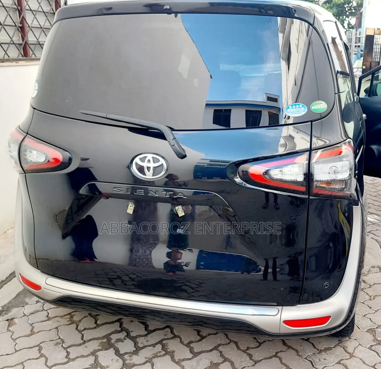 Toyota Sienta 1.5 FWD 2016 Black