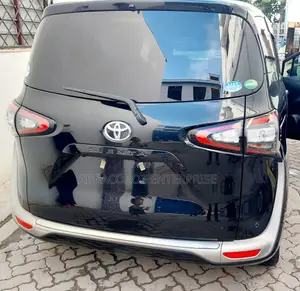 Toyota Sienta 1.5 FWD 2016 Black