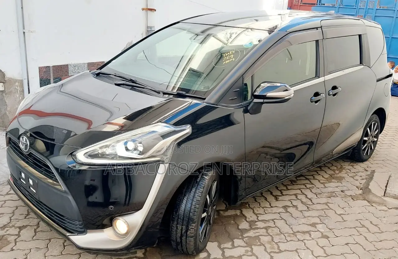 Toyota Sienta 1.5 FWD 2016 Black