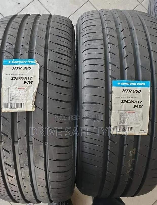 235/45 R17 Sumotomo Tyre Japan
