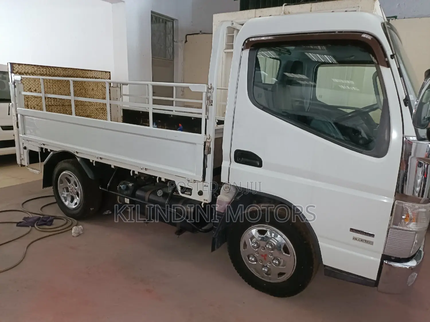 Fuso Canter Long Chase