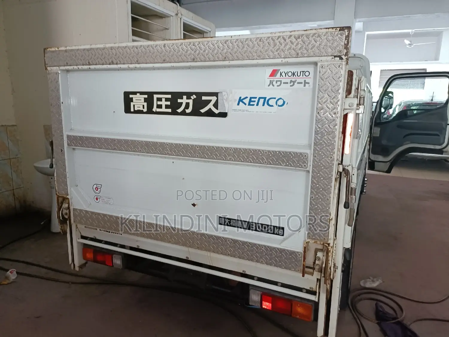 Fuso Canter Long Chase
