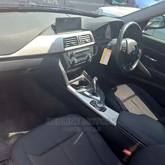 BMW 320i 2016 Gray