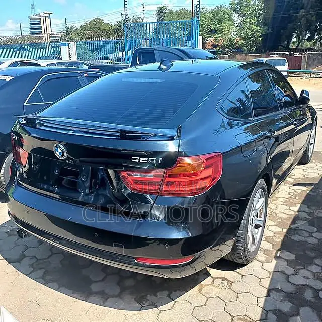 BMW 320i 2016 Gray