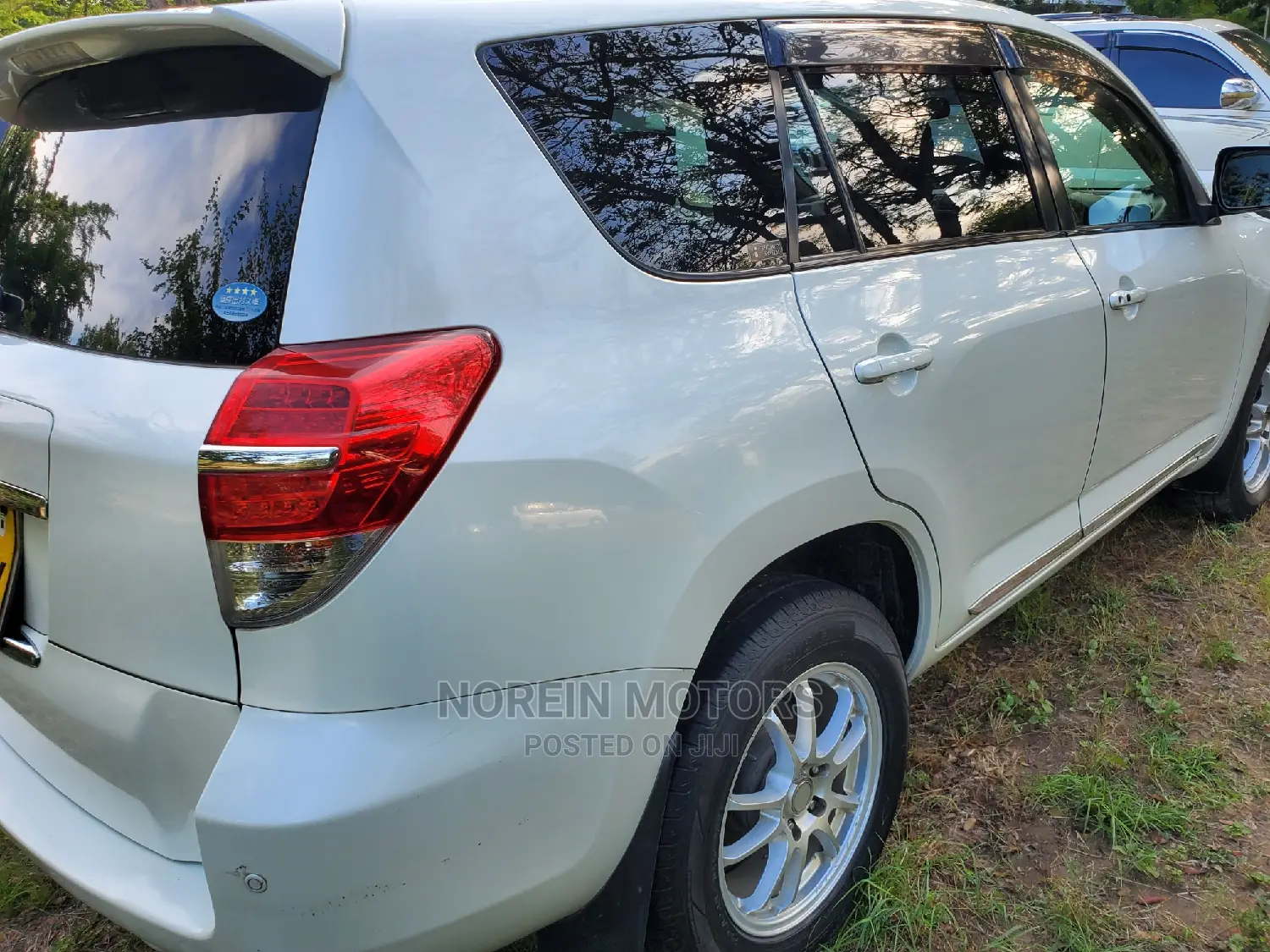 Toyota Vanguard 2013 Pearl