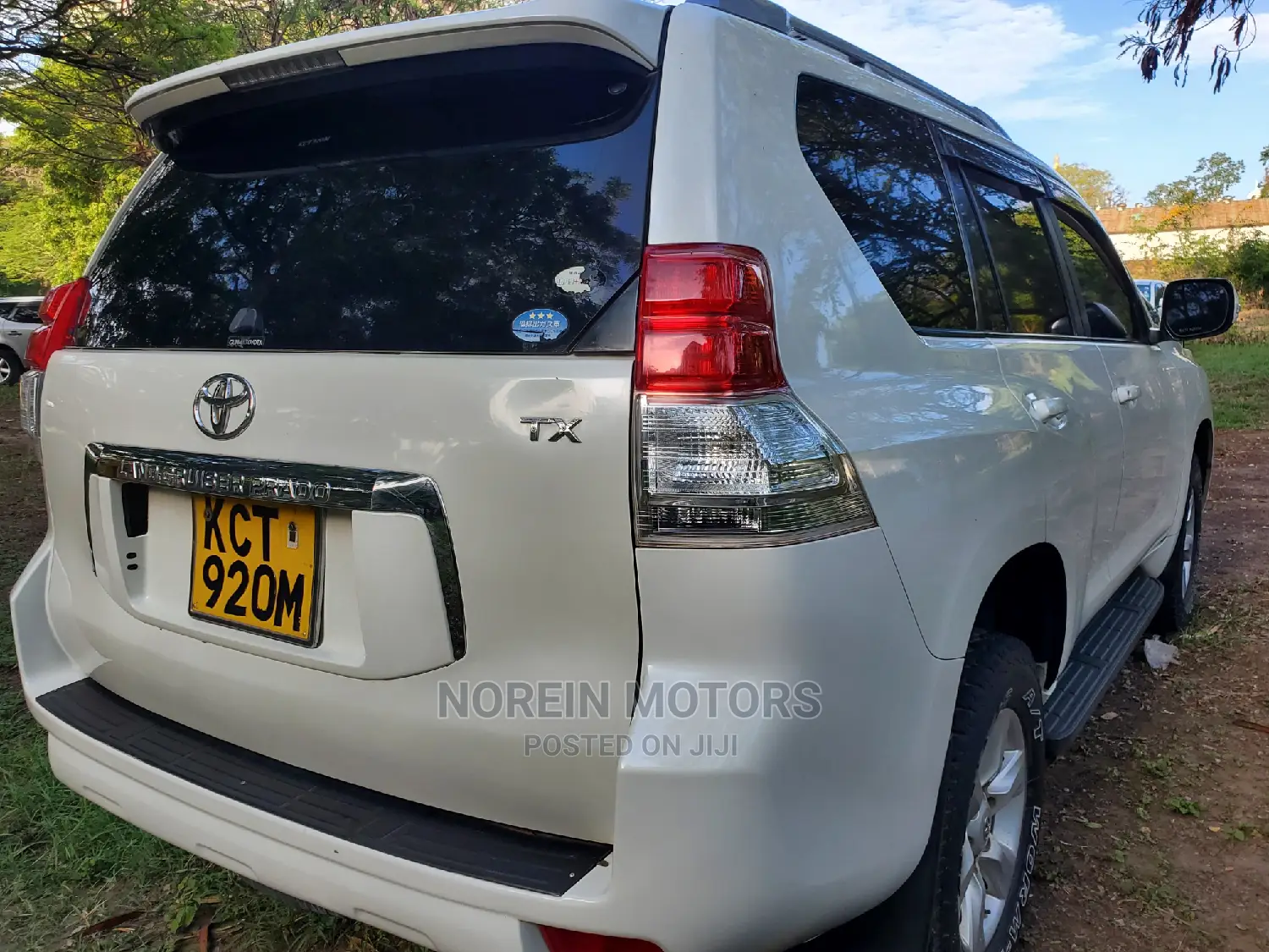Toyota Land Cruiser Prado 2012 Off White