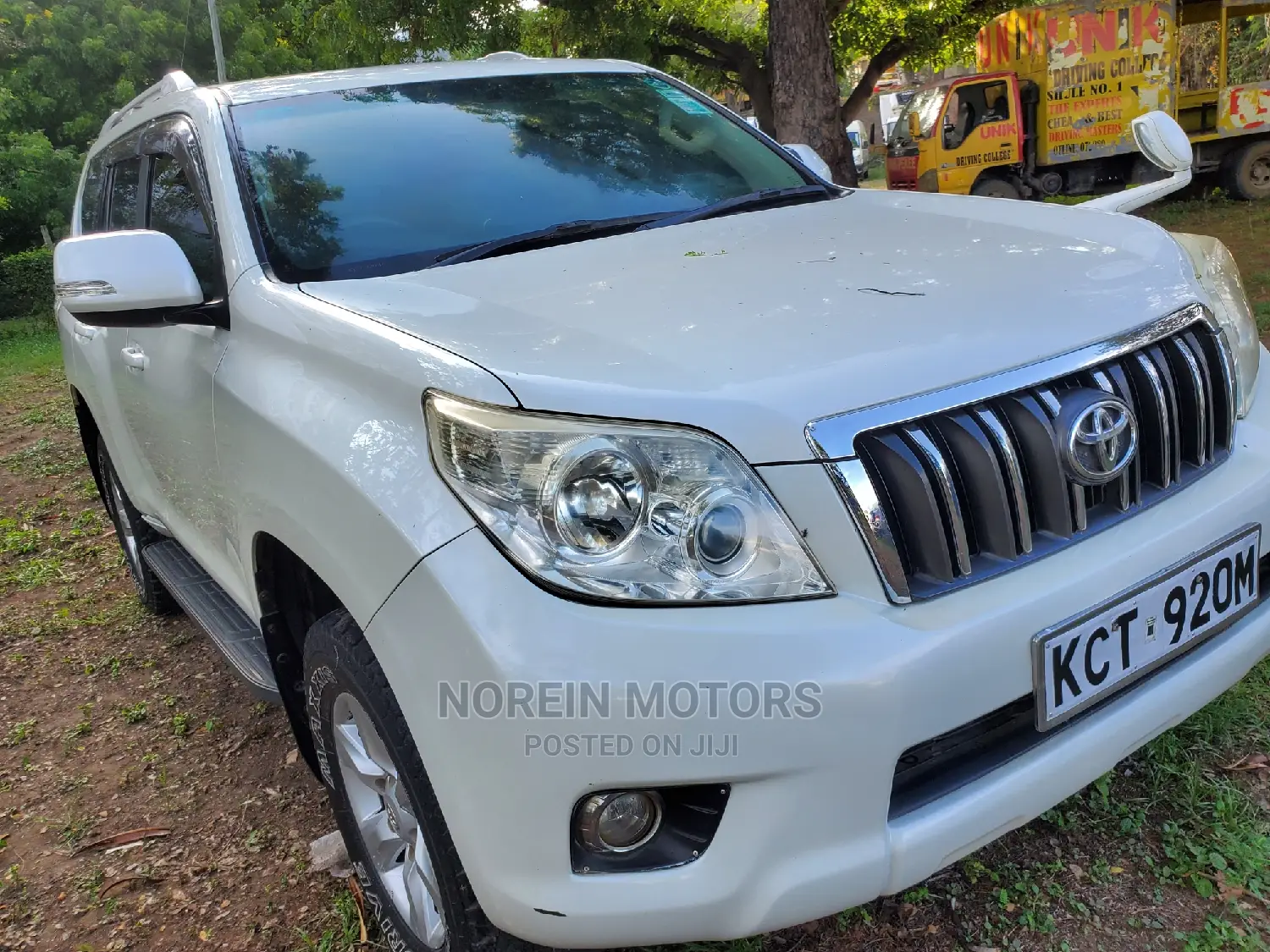 Toyota Land Cruiser Prado 2012 Off White