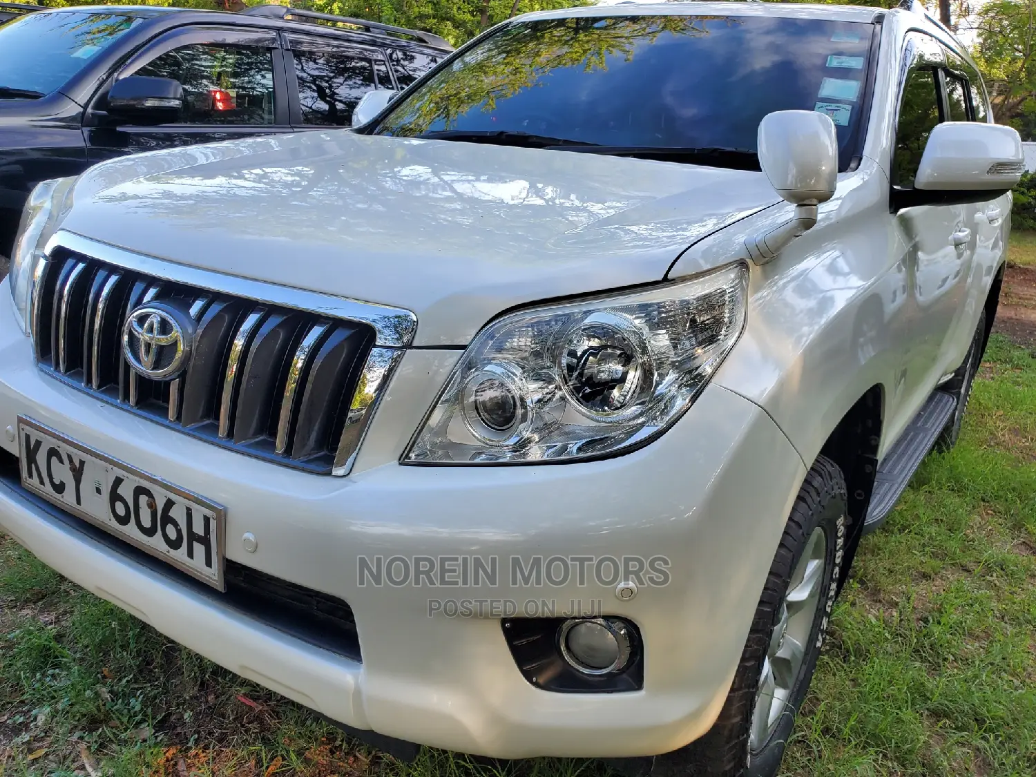 Toyota Land Cruiser Prado 2012 Off White
