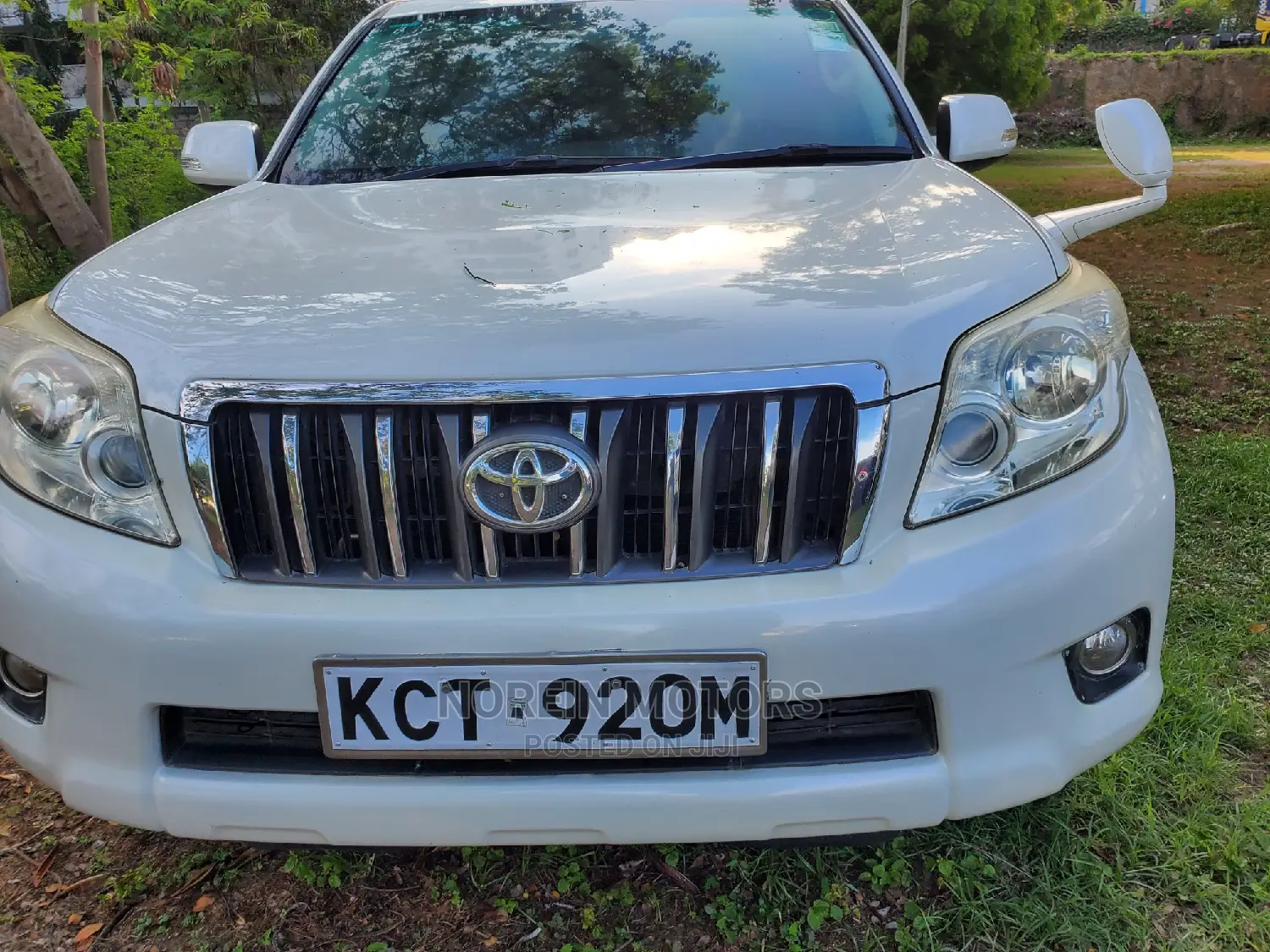 Toyota Land Cruiser Prado 2012 Off White