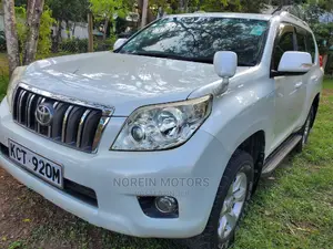 Toyota Land Cruiser Prado 2012 Off White