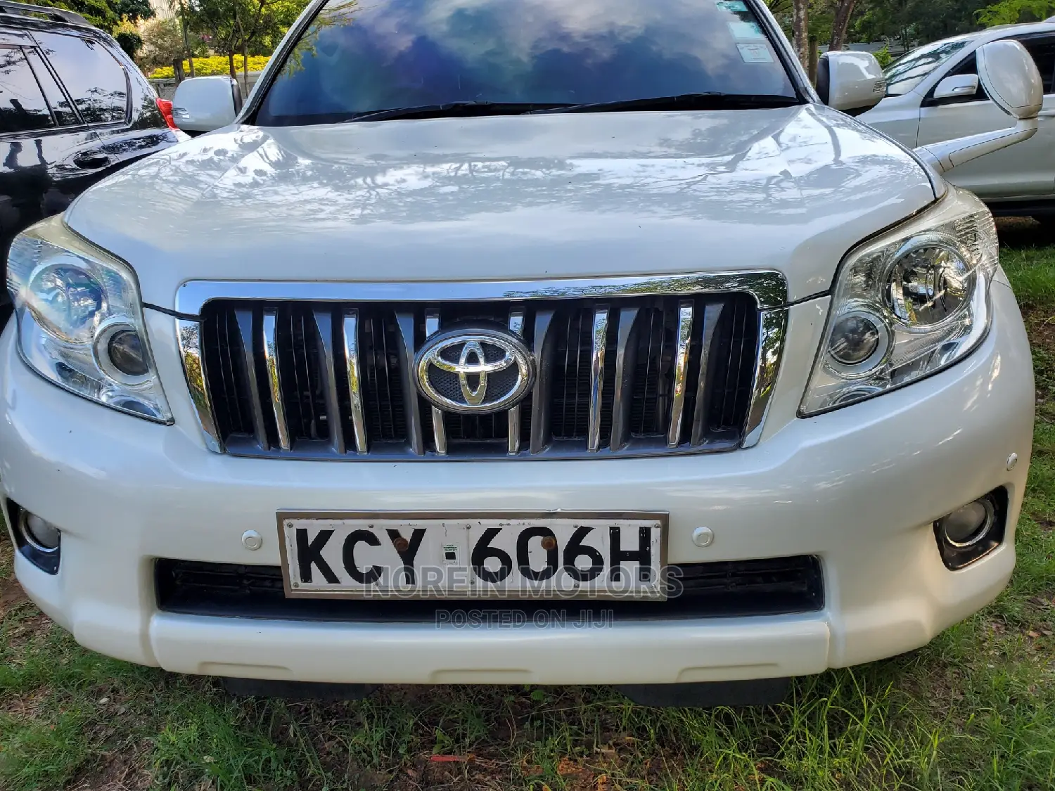 Toyota Land Cruiser Prado 2012 Off White