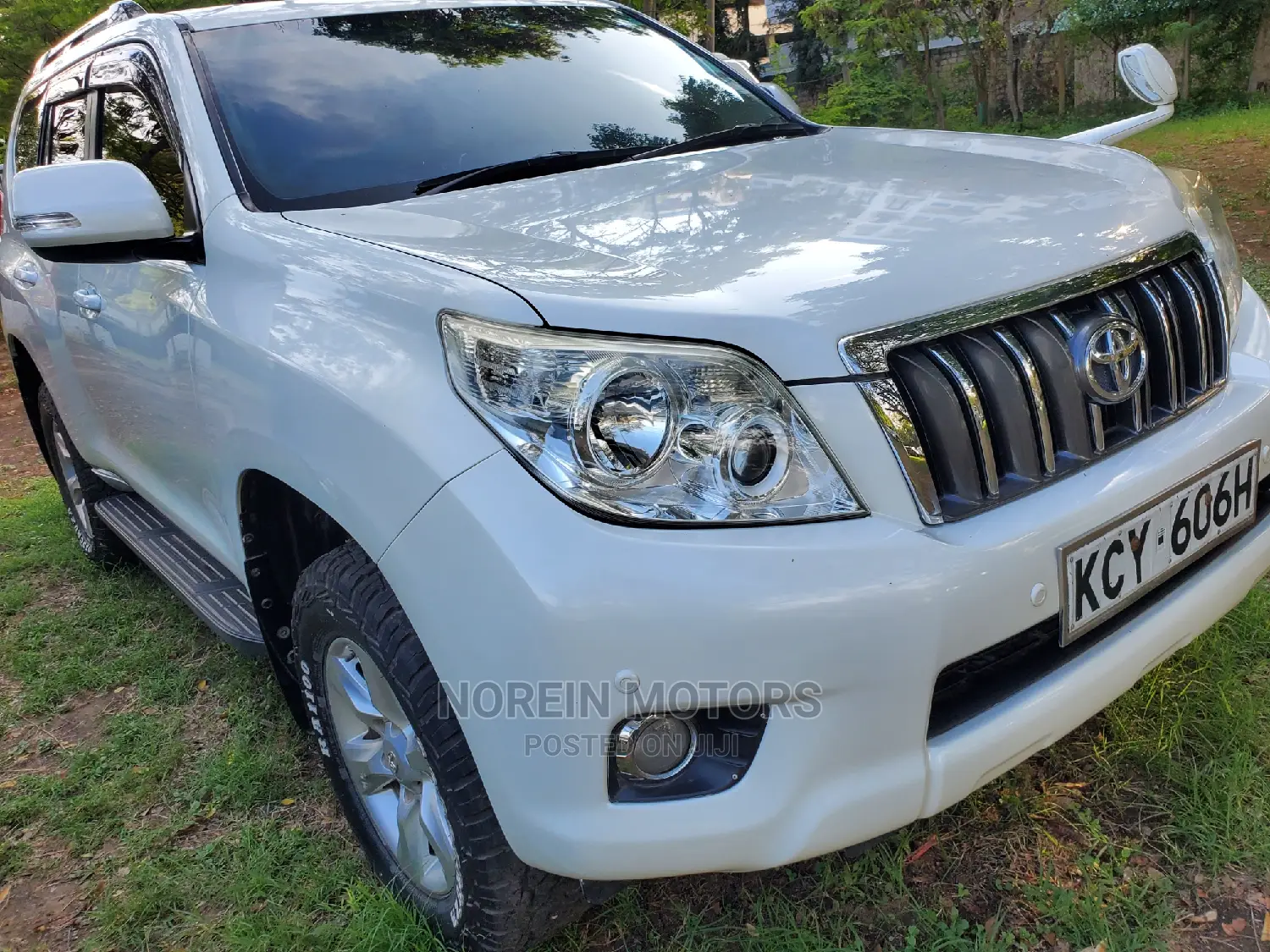 Toyota Land Cruiser Prado 2012 Off White