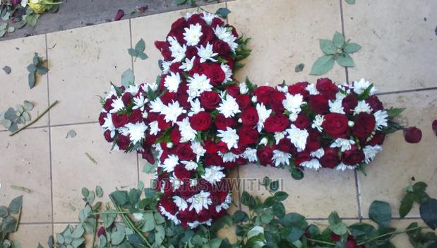 Funeral Flowers - thumbnail 12