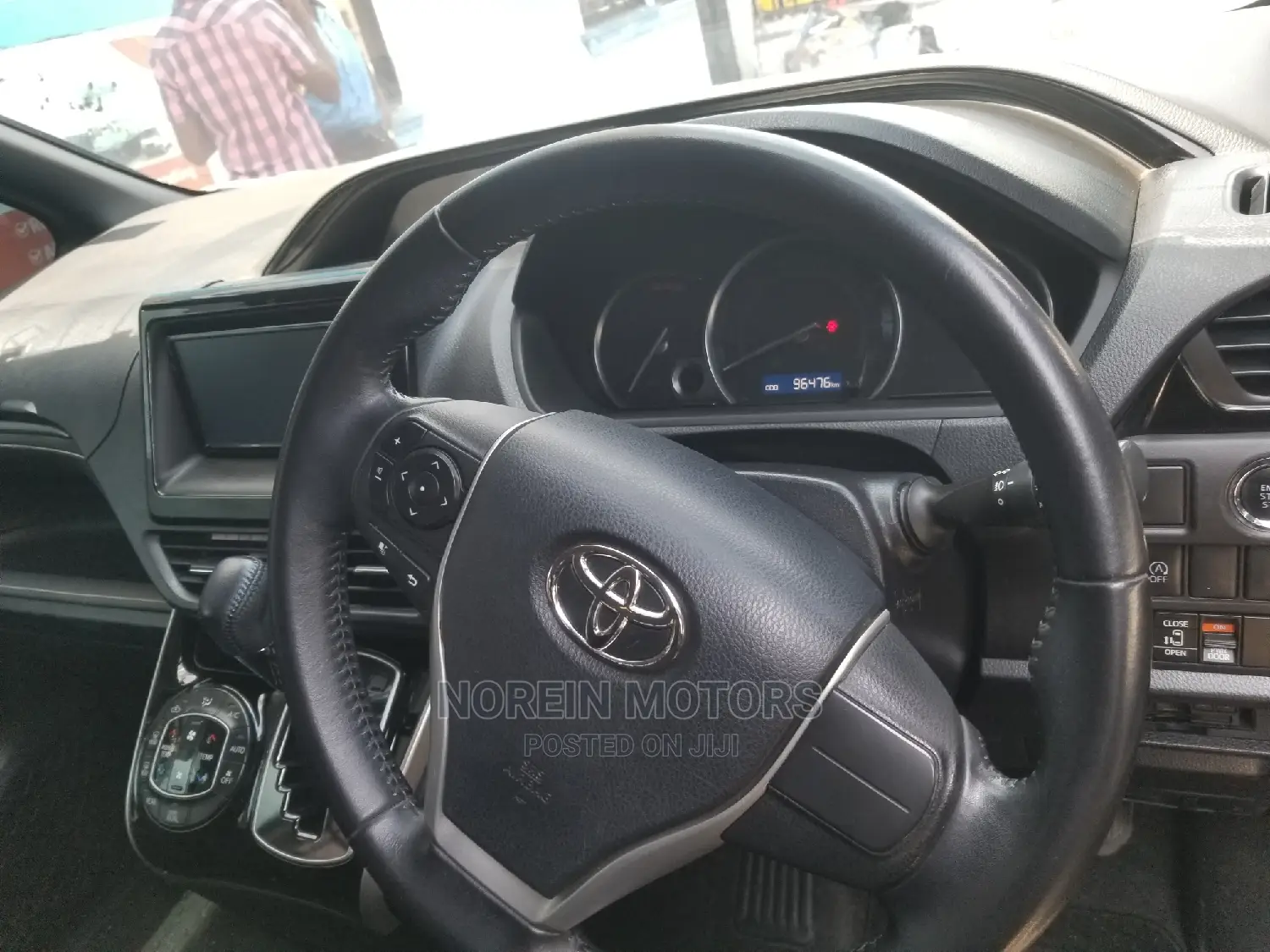 Toyota Esquire 2.0 AWD (7 Seater) 2015 Black