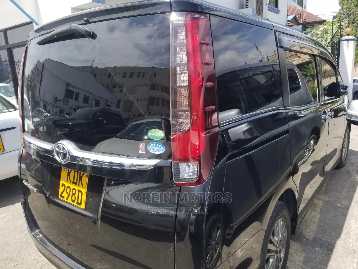 Toyota Esquire 2.0 AWD (7 Seater) 2015 Black