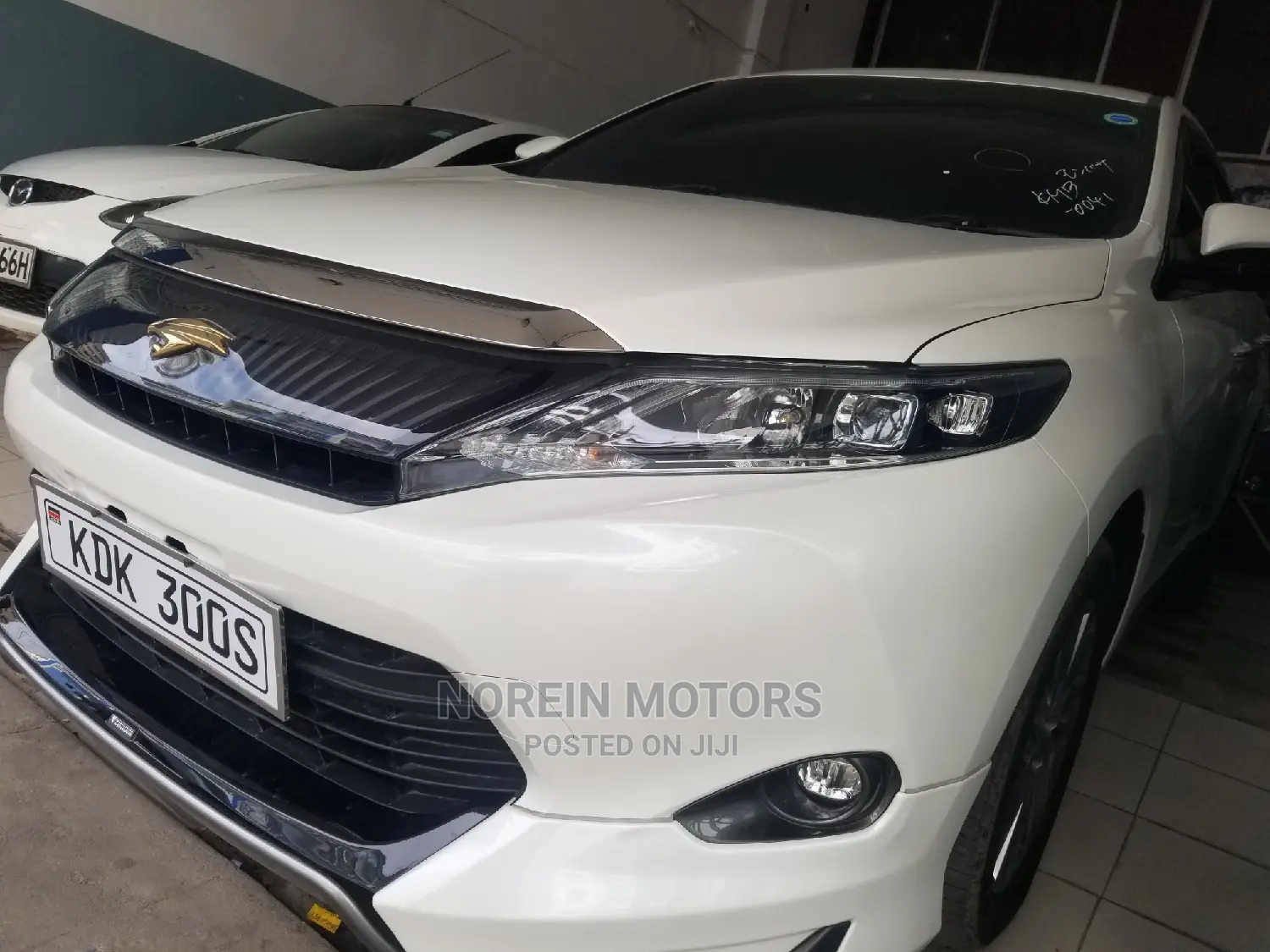 Toyota Harrier 2.0 4WD 2015 White