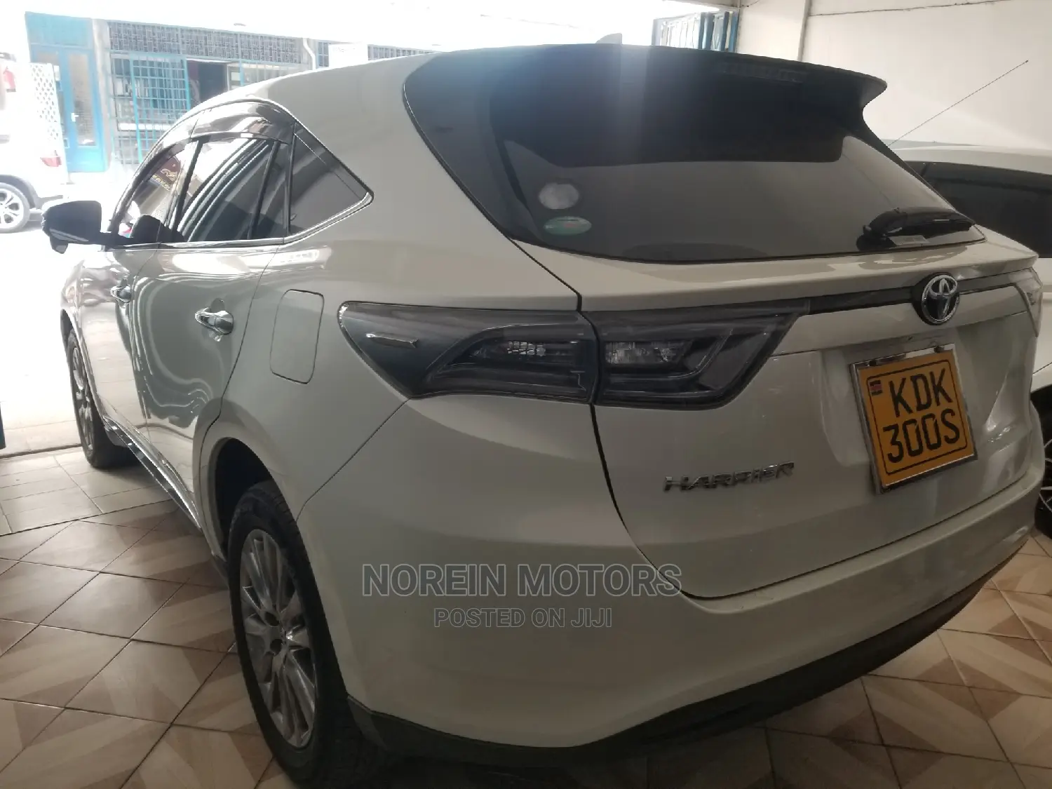 Toyota Harrier 2.0 4WD 2015 White