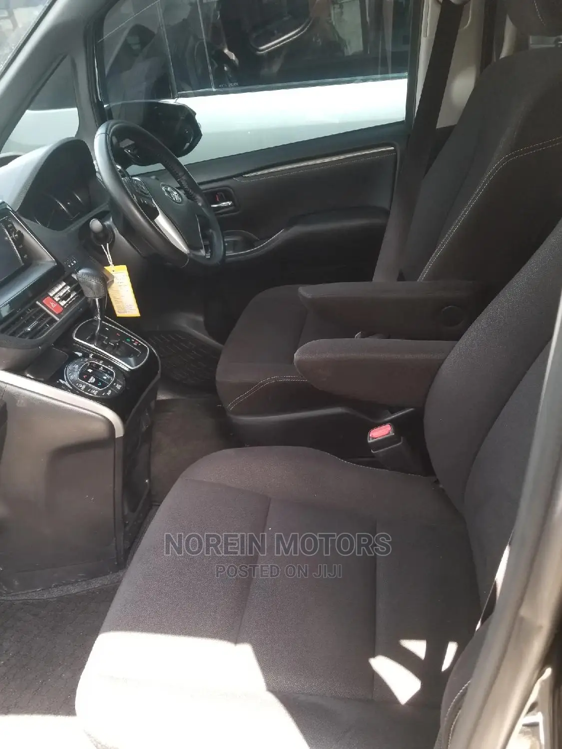 Toyota Esquire 2.0 AWD (7 Seater) 2015 Black