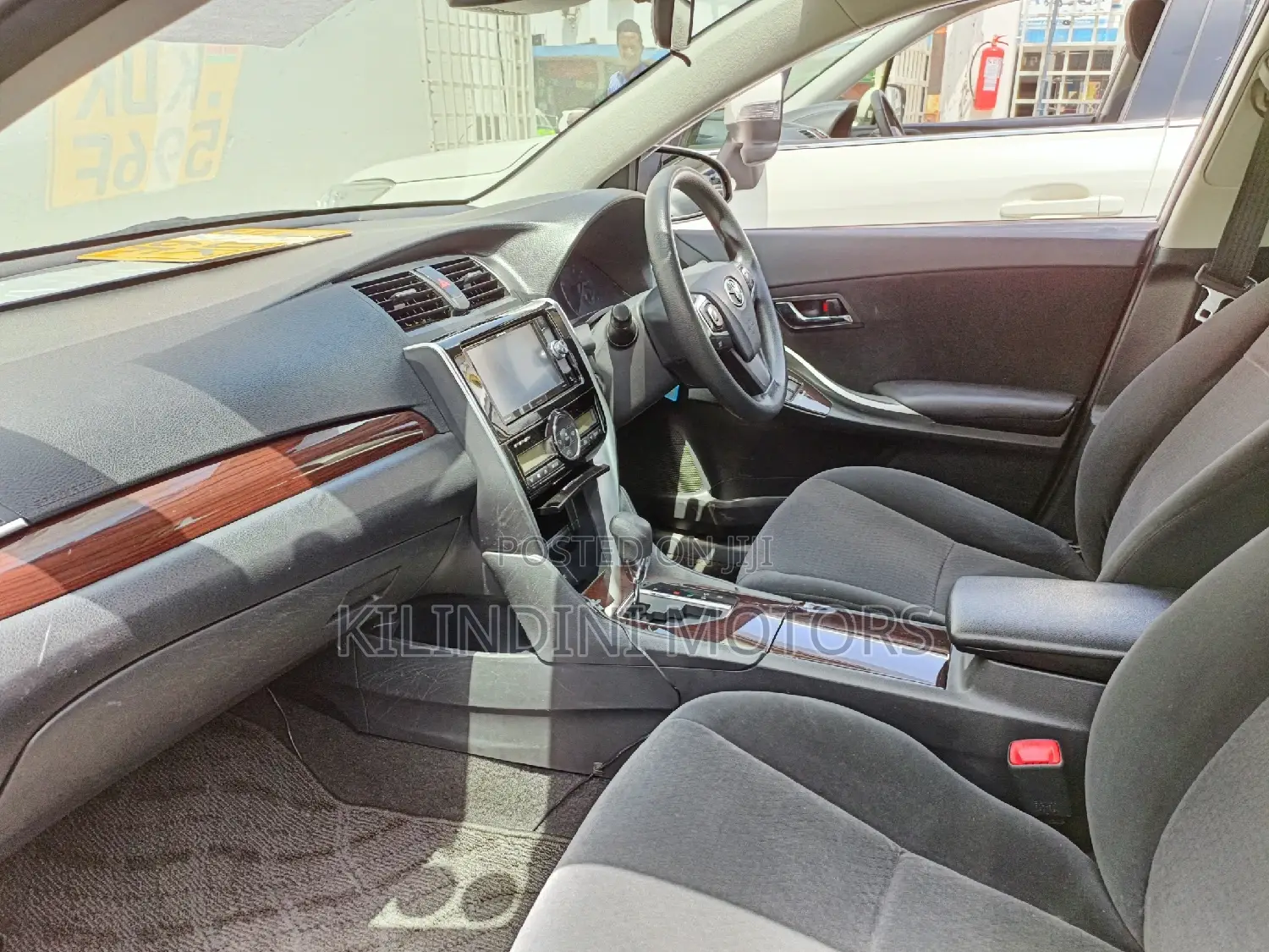Toyota Premio 2016 Silver