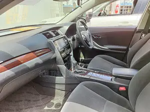 Toyota Premio 2016 Silver