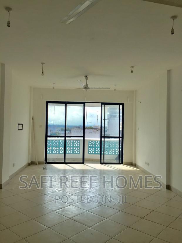 3bdrm Apartment in Kizingo for Rent - thumbnail 9