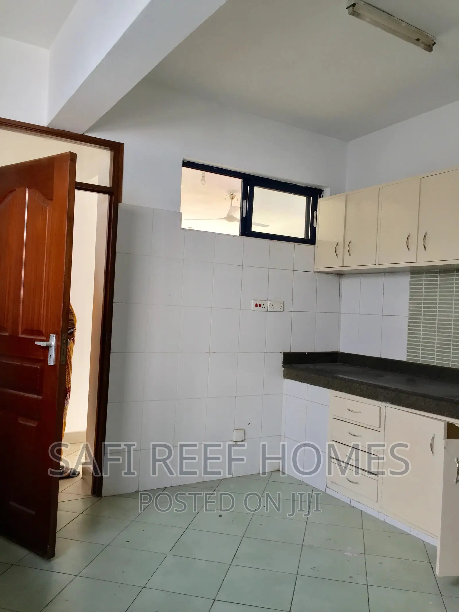 3bdrm Apartment in Kizingo for Rent